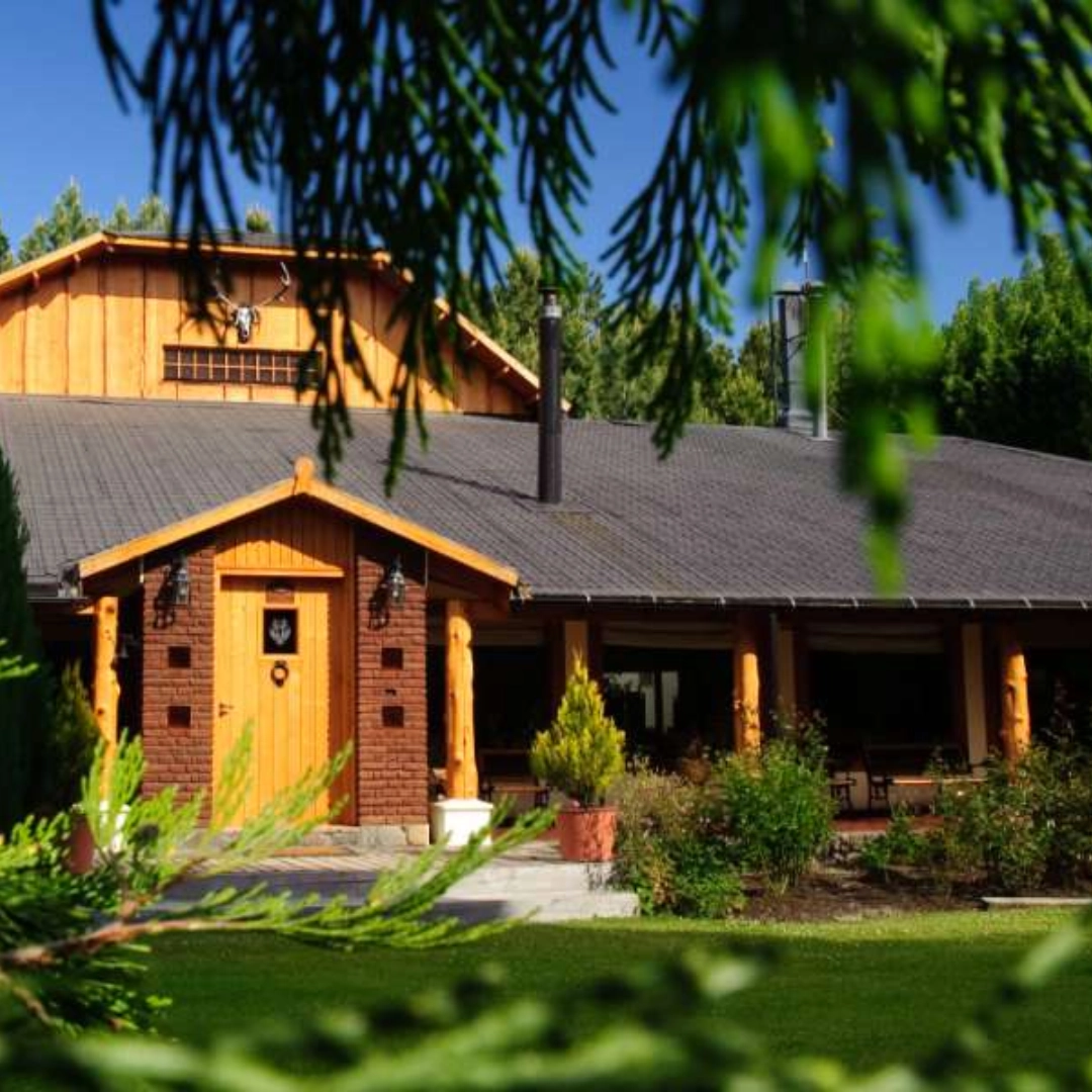 San Huberto Lodge in Junín de los Andes