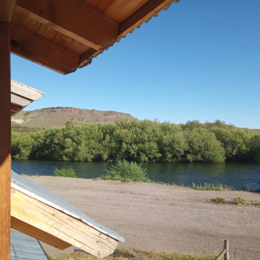 Vivienda Cascada de Flores by the river
